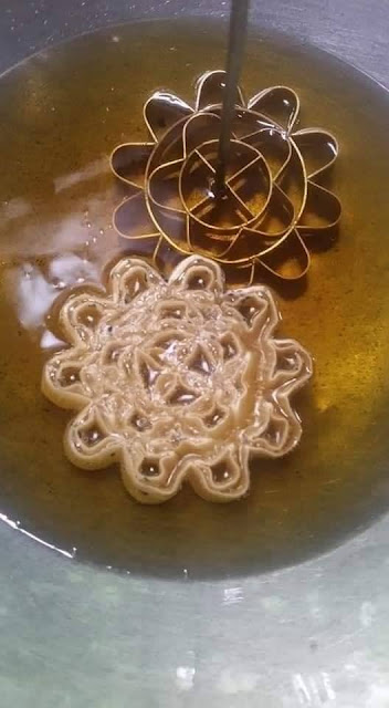 Resepi Mudah Kuih Loyang Atau kuih Rose Ikut Cara Saya  PUSTAKA RESEPI