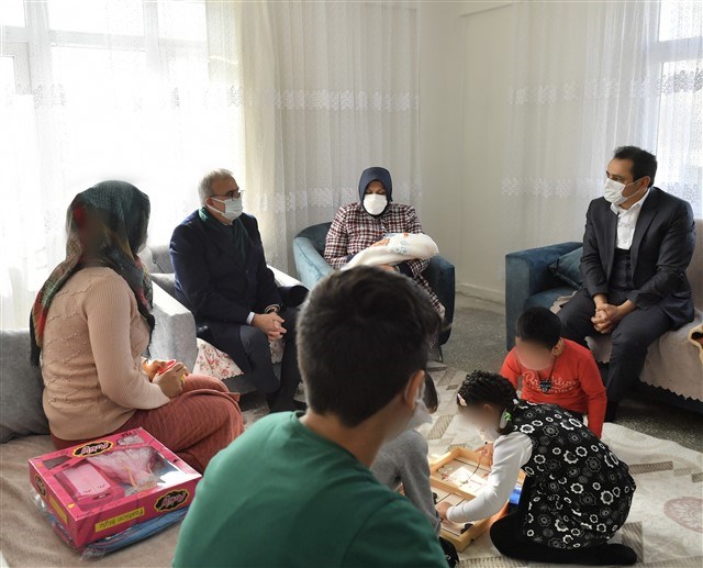 Diyarbakır yetimlerine sahip çıkıyor