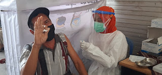 Tekan Angka Covid-19, Puskesmas Tanjungrejo Datangi Pasar Tradisional untuk Vaksinasi Pedagang dan Pengunjung 1 IMG 20210623 WA0366