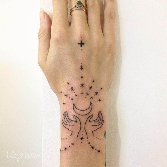tatuajes de estrellas elegantes para mujeres