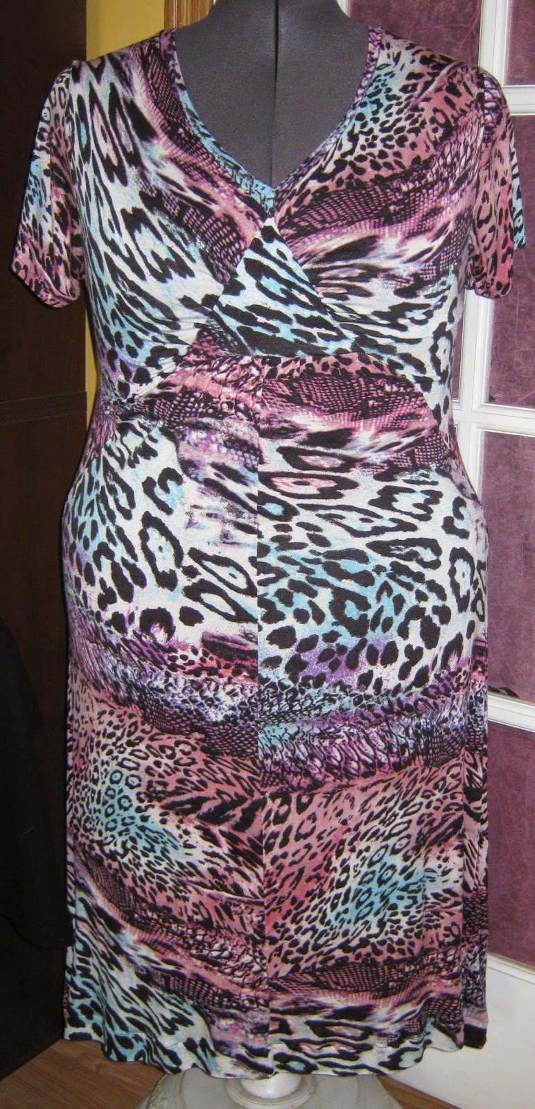 Muse Natalie Animal Jersey Knit Dress www.sewplus.blogspot.com sew jersey knit serge
