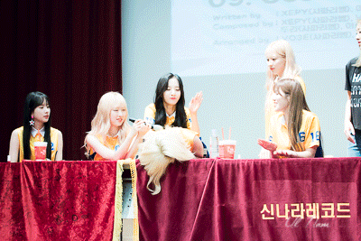 우주소녀 서열 꼴등인 리더 엑시.gif | 인스티즈