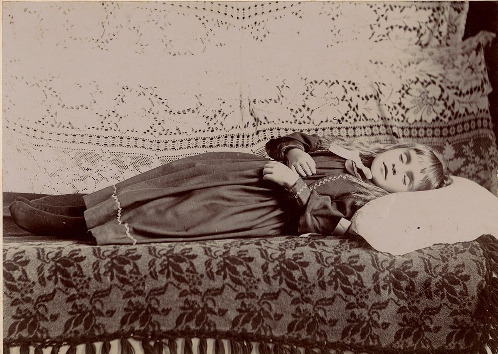 Post Mortem Photography Amusing