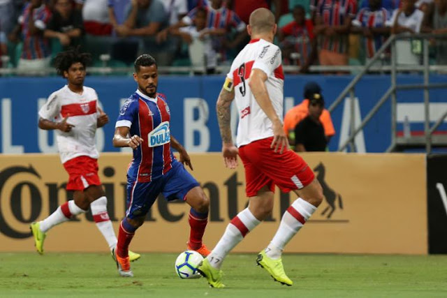Bahia bate CRB na Fonte Nova e avança na Copa do Brasil