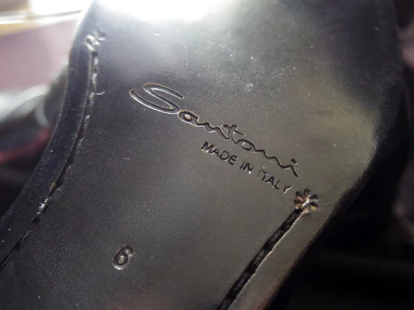 サントーニの内羽ストレートチップ革靴
