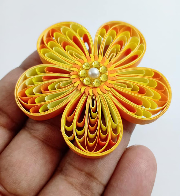 AZLINA ABDUL Multicolour quilling flower tutorial!