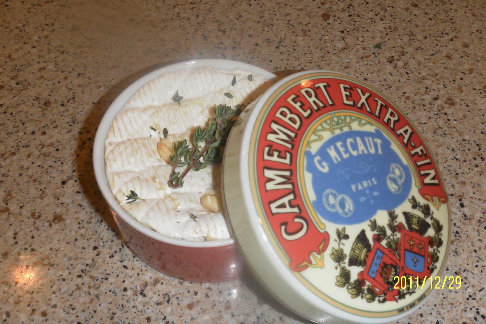 FLOWER POT KITCHEN GOOEY WHOLE BAKED LE RUSTIC CAMEMBERT WITH WHITE