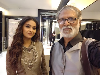 Keerthy Suresh with Cute Smile with Riaz K Ahmed at SIIMA Awards 2019 1
