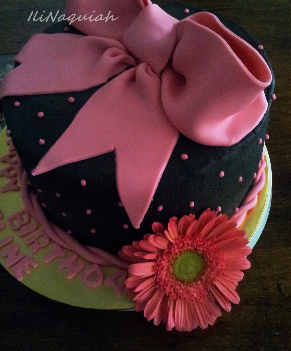 Sugar & Vanilla Bakery: Pink Birthday Cake