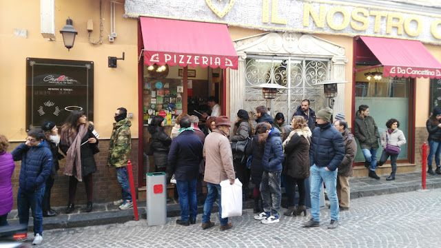 Pizzeria Concettina ai 3 Santi-Rione Sanità-Napoli