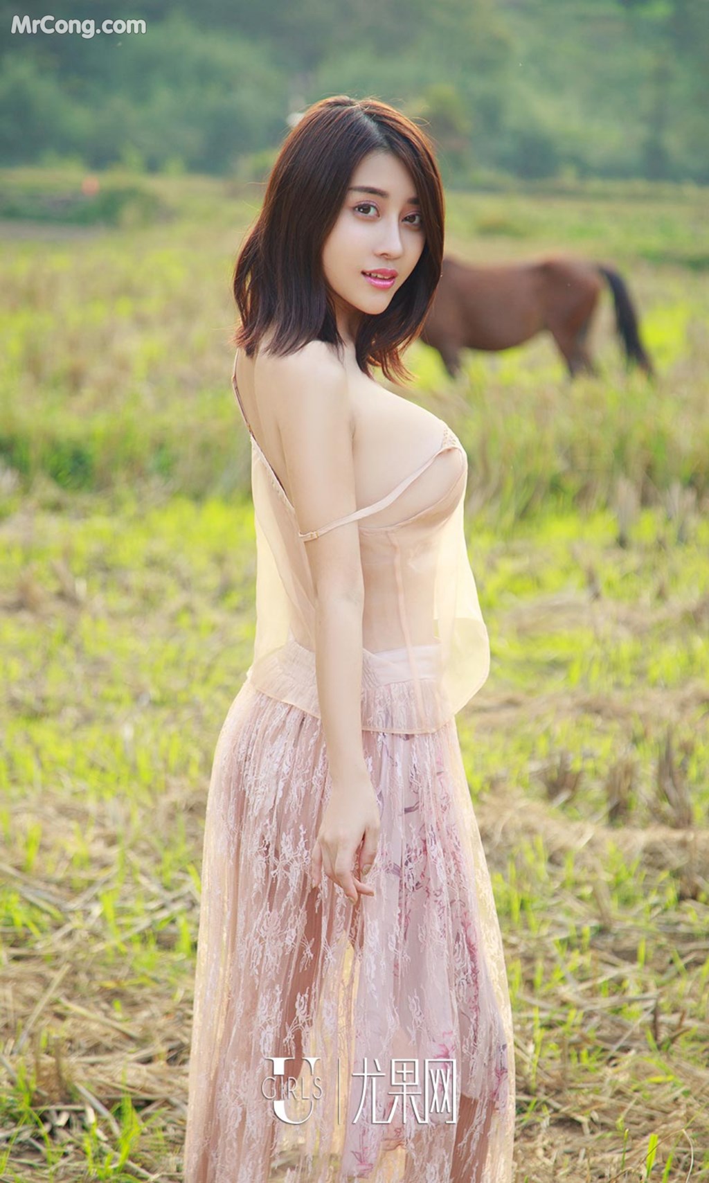 UGIRLS - Ai You Wu App No.899: Model Wu Yi Jin Xuan (武一瑾 萱) (40 photos)