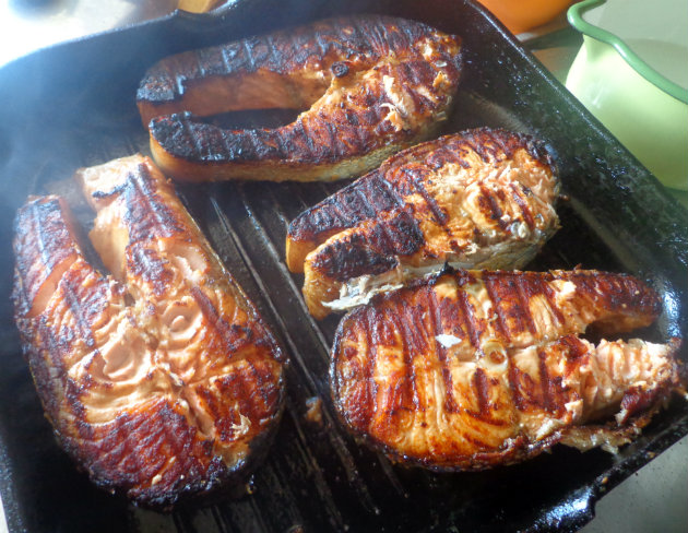 Pan grilled glazed salmon with pesto potato salad by Laka kuharica: place the steaks onto a hot grill pan and cook 