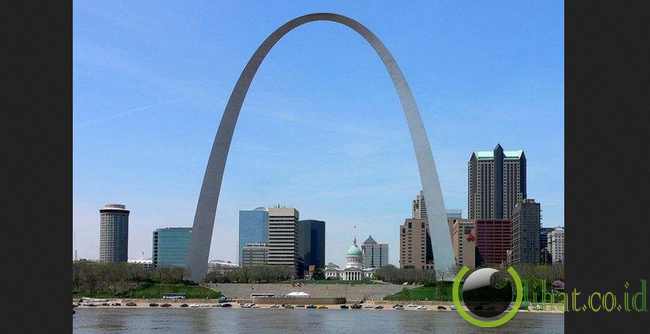 Gateway Arch Lift, USA