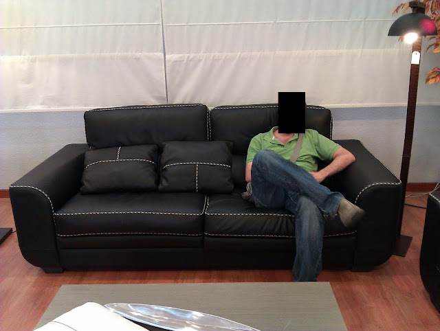 Ayer encargamos nuestra Chaise-Longue para el Salón. Por fín