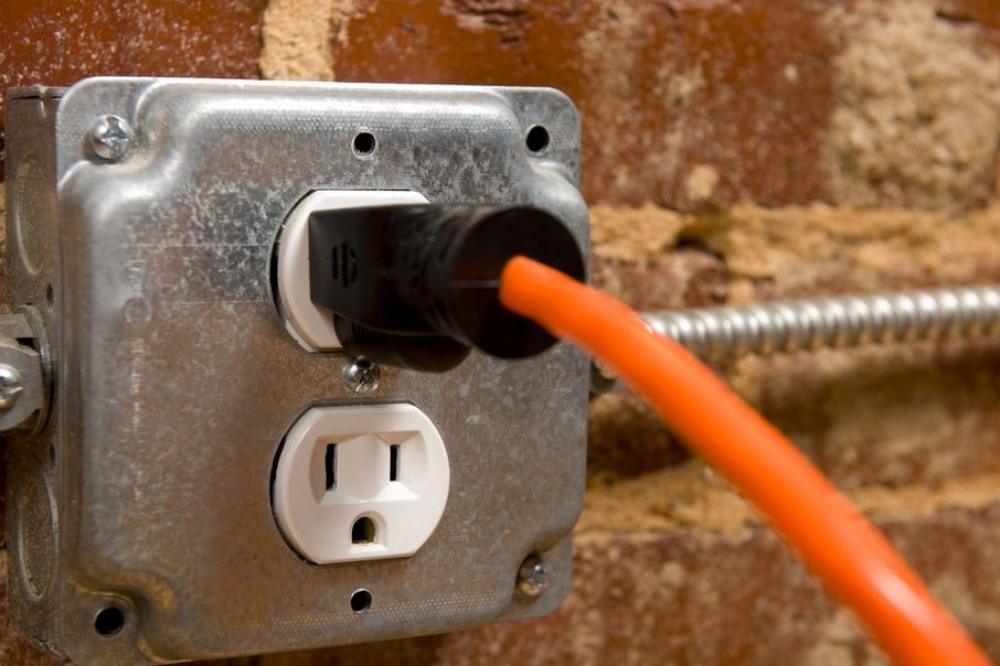 MEC&F Expert Engineers : EXTENSION CORD SAFETY: Roughly 3,300 home