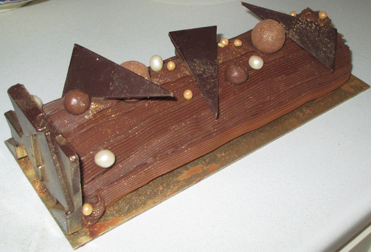 FOODSTUFF FINDS Luxury Salted Caramel Chocolate Yule Log (Marks and