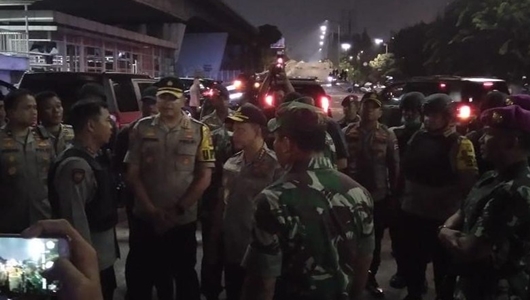 Kapolri dan Panglima TNI Datangi Lokasi Rusuh di Slipi