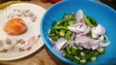 preparation-of-fried-ladyfingers