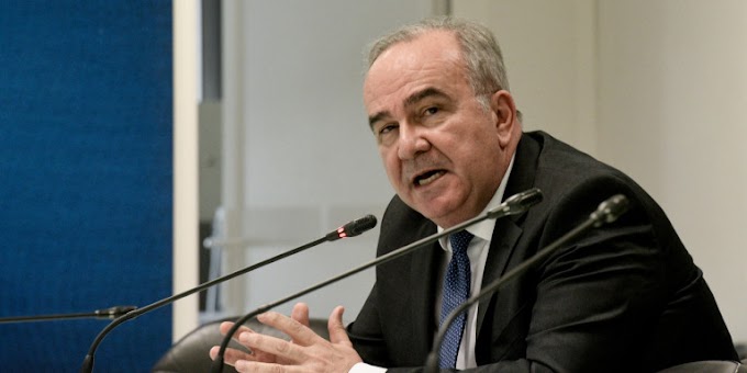  Παπαθανάσης για κορωνοϊό: Αν χρειαστεί, θα ληφθούν νέα μέτρα και για τις συναθροίσεις 