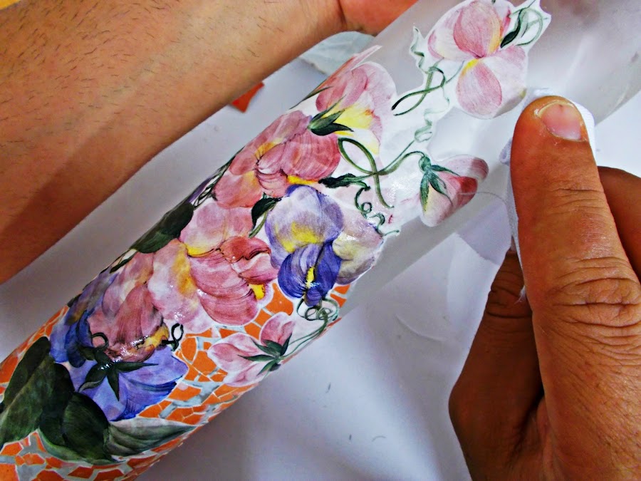 DIY-ideas decoración-reciclaje-diogeneras-botella-cristal-vidrio-cáscaras de huevo-decoupage-5