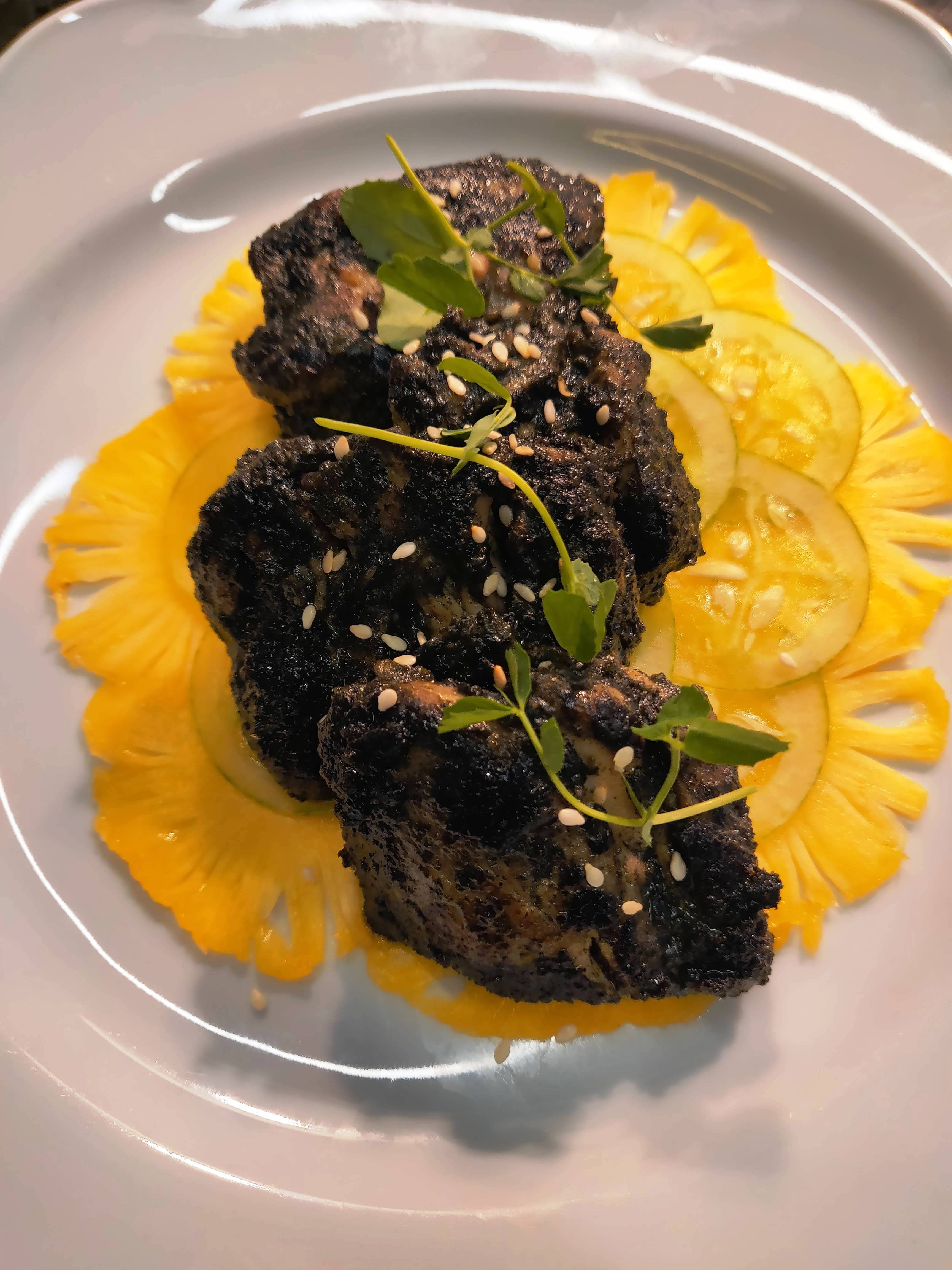 Black Sesame Seed Chicken (Til Diya Murgi Mangxo)