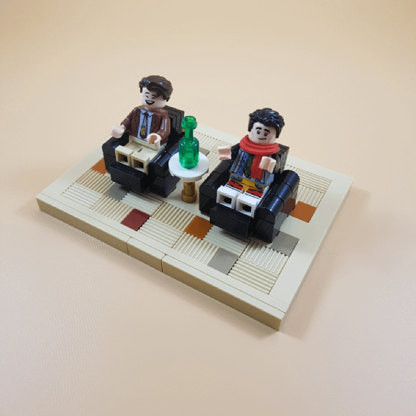 LEGO Friends Sets Comparison: 2019 Central Perk vs. 2021 The Friends  Apartments! 