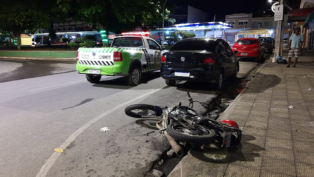 Motociclista fica ferido em acidente ao ultrapassar carro pela direita em Jacobina