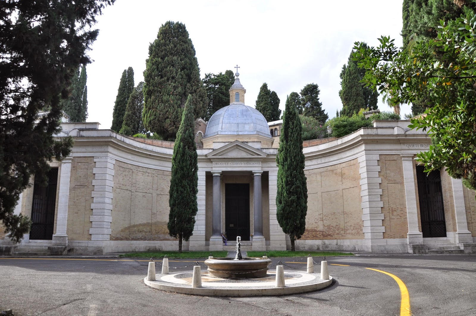 Orbis Catholicus Secundus: Vatican Tombs in Rome