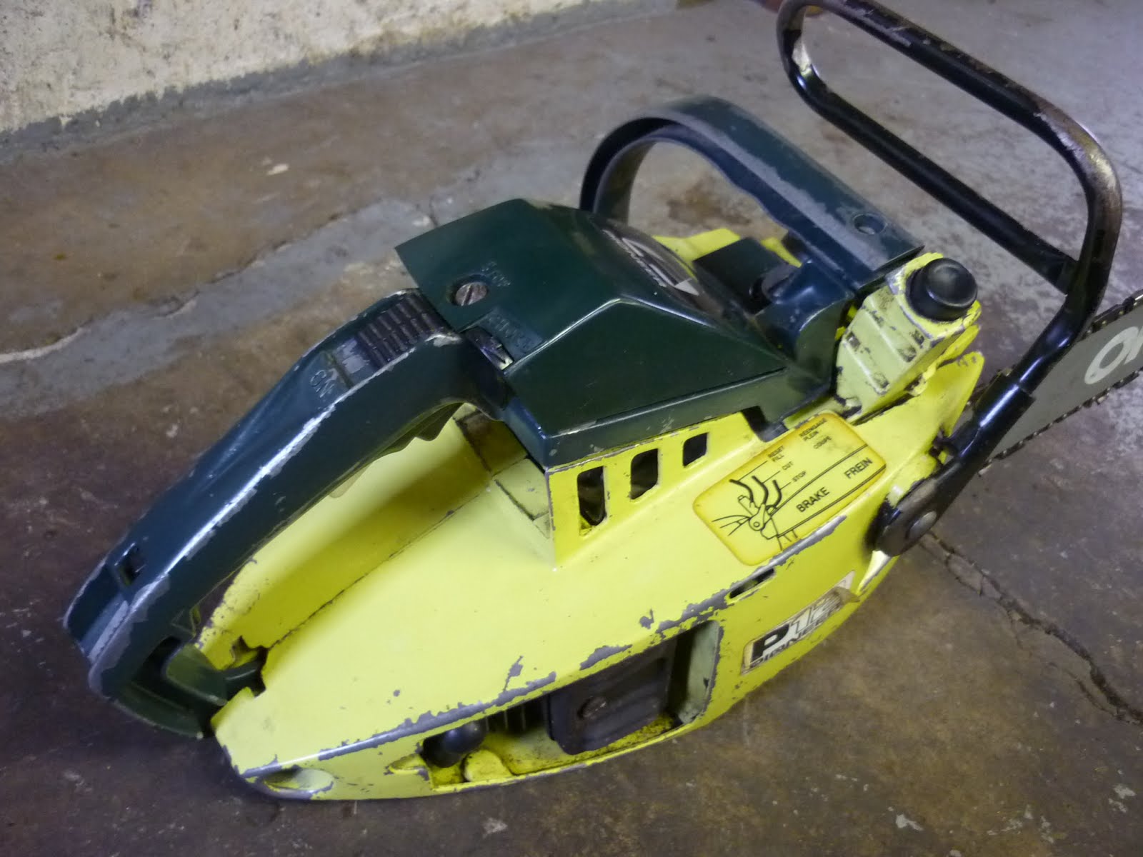 VINTAGE CHAINSAW COLLECTION PIONEER P12.