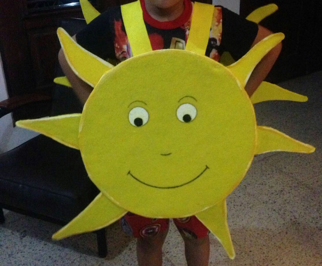 DeSouVre hacer un disfraz de Sol infantil con cartón y fieltro