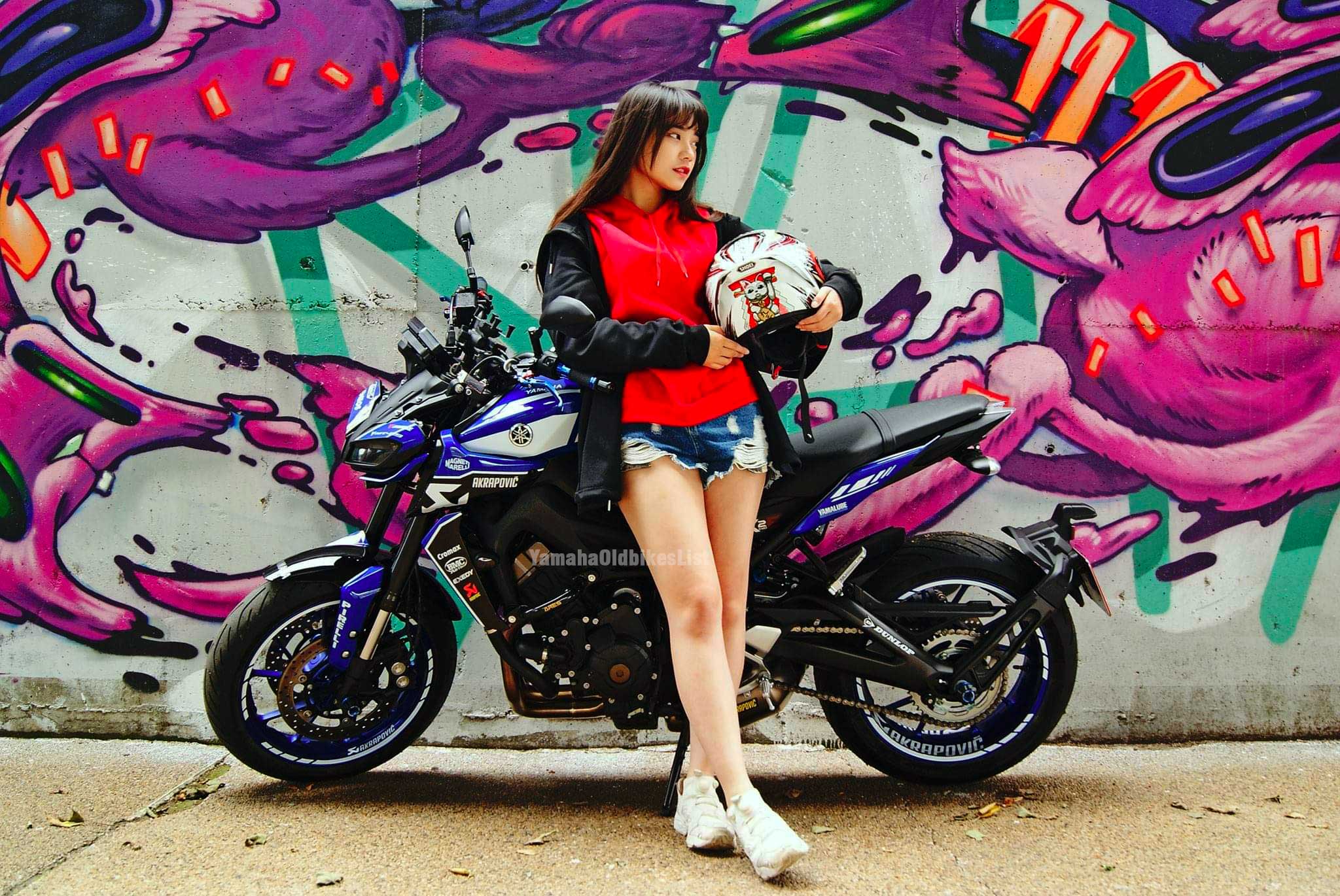 Cute Asian Girls And Yamaha MT09 With Custom Decals 6