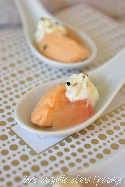 Appetizer spoon trout-grapefruit-wasabi cream