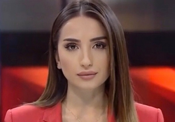 CNN TÜRK haber spikeri Duygu Kaya kimdir? aslen nerelidir? kaç yaşında? evli mi? eşi kim? biyografisi ve hayatı hakkında kısa bilgi. CNN TÜRK haber spikeri Duygu Kaya kimdir? aslen nerelidir? kaç yaşında? evli mi? eşi kim? biyografisi ve hayatı hakkında kısa bilgi.