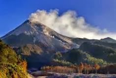 YOGYAKARTA ADVENTURE TOUR: MERAPI VOLCANO TRACKING