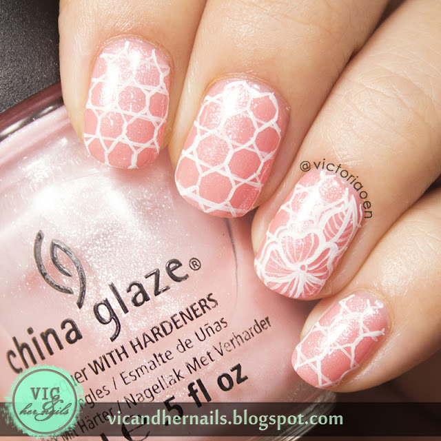 Vic and Her Nails: Soft Peachy Pink Lace