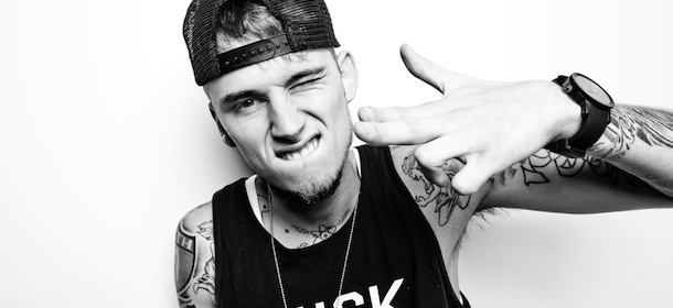 Lirik Machine Gun Kelly Love Race Dan Terjemahan Arti Lirik Lagu Barat Lirik Machine Gun Kelly Love Race Dan Terjemahan Arti Lirik Lagu Barat