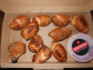 On My Plate Pizza Hut S Stuffed Garlic Knots A Review