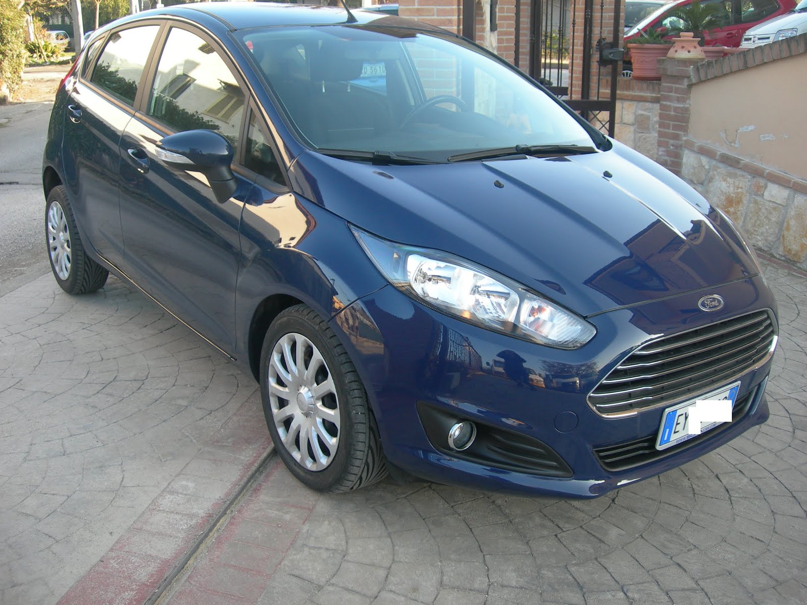 FORD FIESTA 1.5 Tdci 75 CV IMMATRICOLAZIONE 2015 40.000 KM ACC: FULL OPTIONAL PREZZO 8.500,00 EURO