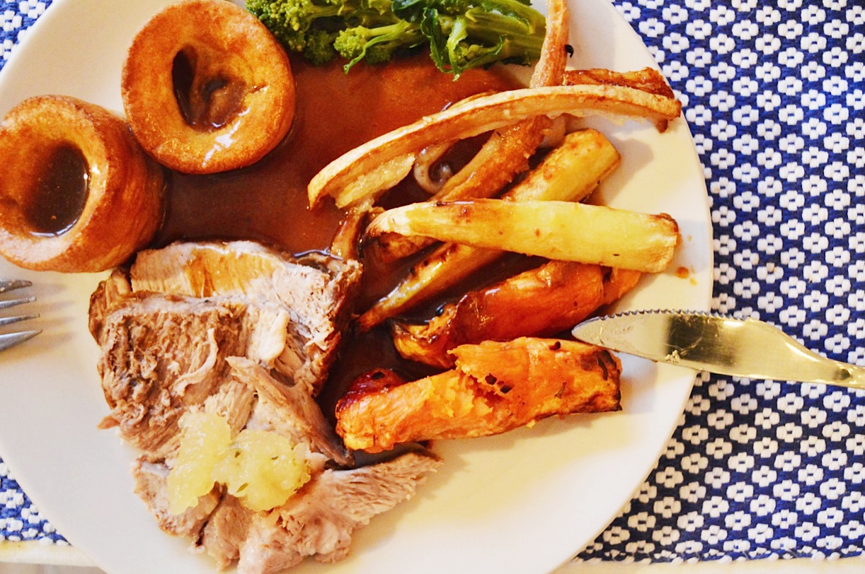 Pork roast recipe, homemade apple sauce recipe, Pink Lady Apples, lifestyle bloggers, UK lifestyle blog