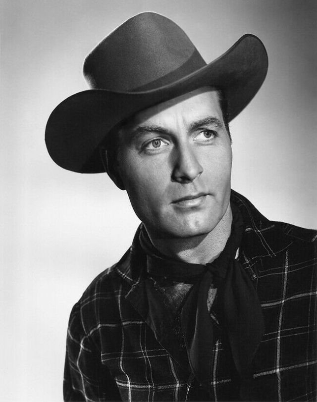 Handsome Portrait Photos of George Montgomery in the 1940s and ’50s