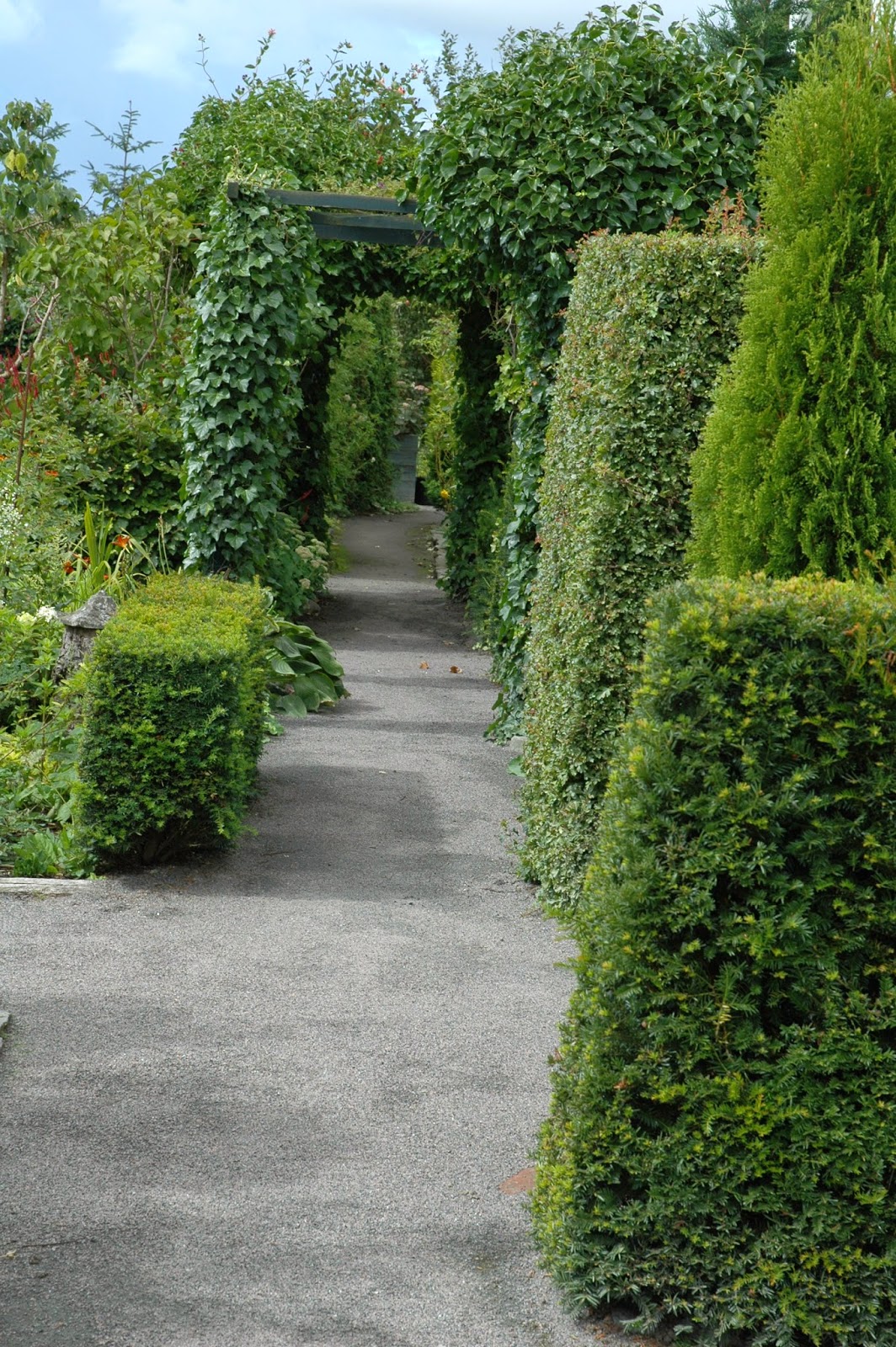 HAVETID Skønne Bornholm i sensommersol.