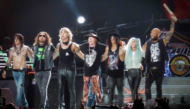  Guns N' Roses Gelar Konser, Rumput Stadion SUGBK Ditutup