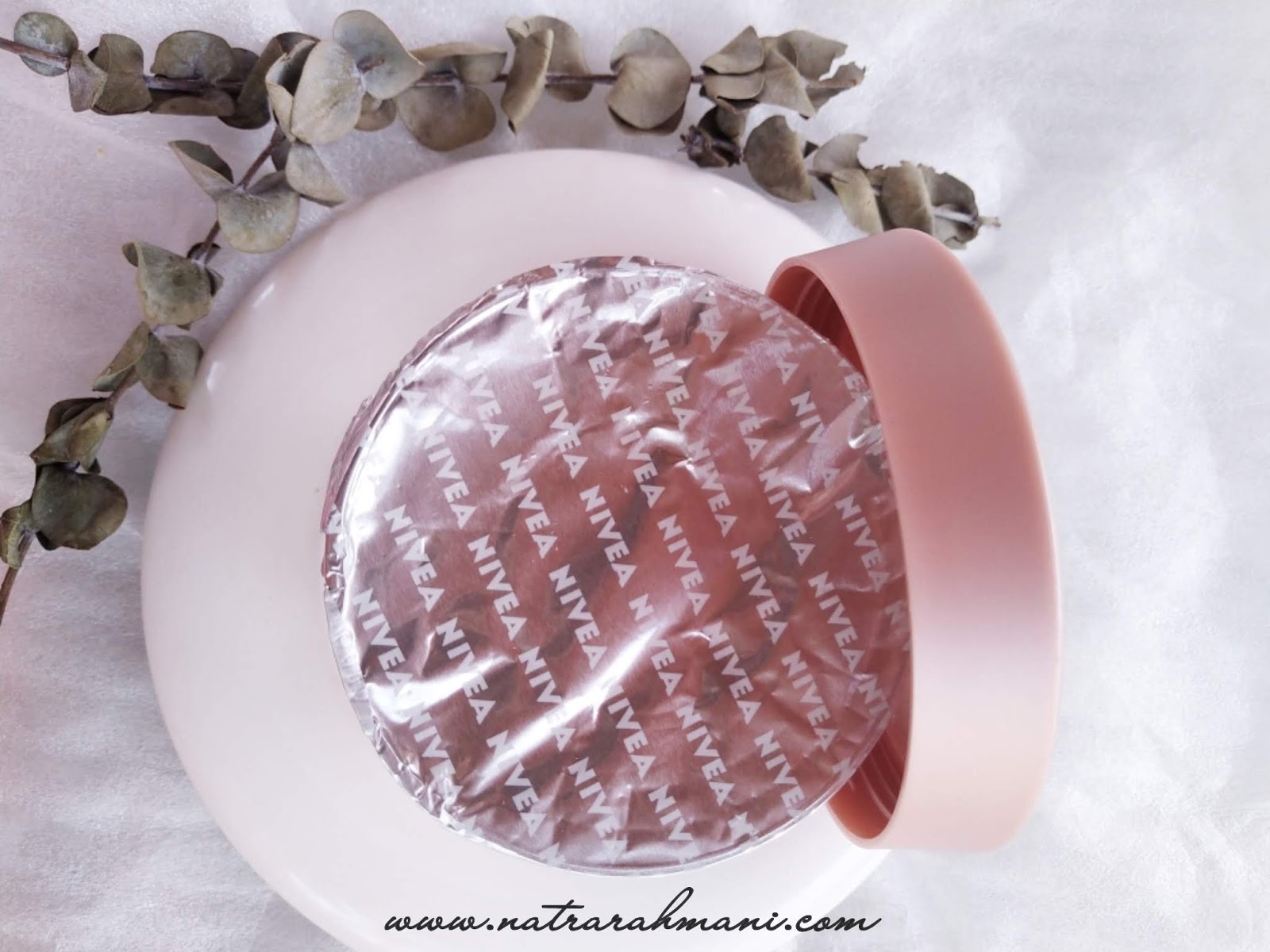 NIVEA BODY SOUFFLE CHERRY BLOSSOM DAN JOJOBA OIL / Natrarahmani