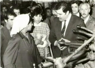 http://1.bp.blogspot.com/-zsKO3kTIzDw/ToL7TIn8UEI/AAAAAAAAAEw/Emn0o1mnnSc/s320/Sh.jpg