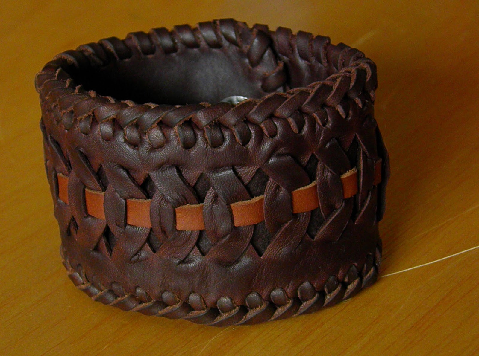 Artesania en cuero: Pulseras y tobilLeras de Cuero