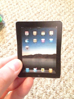 We Are AG: DIY Mondays: iPad for your doll!