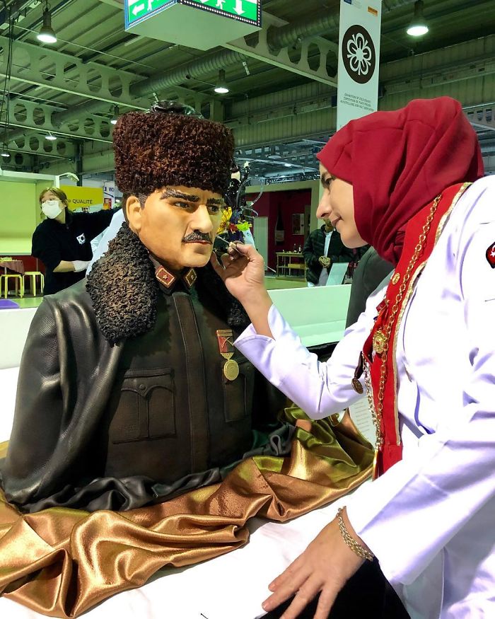 Turkish Food Master Hyper Realistic Replica Cakes of Tuba Geckil
