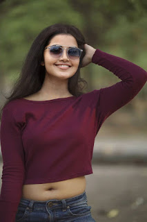 Anupama Parameswaran Navel