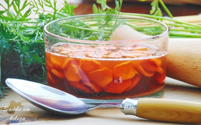 Xarope de cenoura caseiro