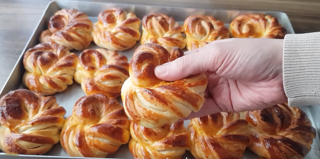 Пышные, мягкие и очень вкусные булочки к чаю печем быстро